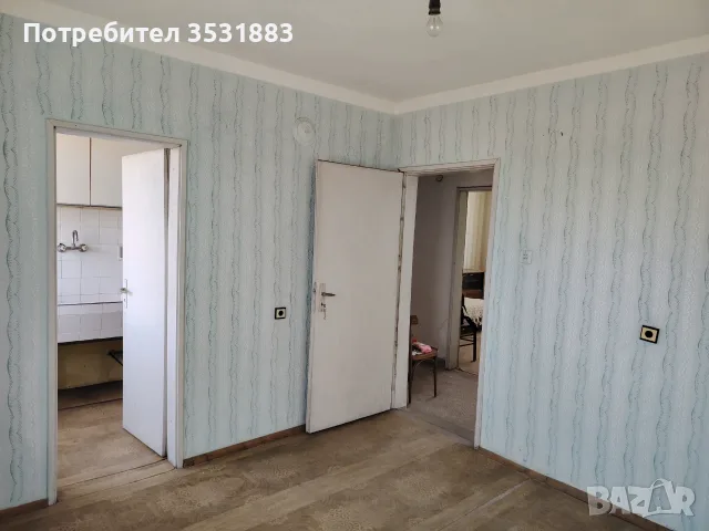 Масивна двуетажна къща в Карнобат, снимка 8 - Къщи - 55720790