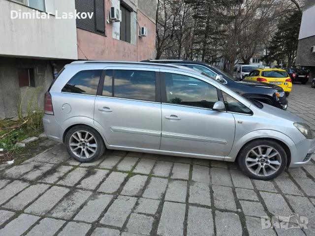 Опел Зафира1.9 Автомат, снимка 7 - Автомобили и джипове - 56242637