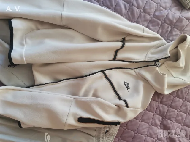 Nike долнище и горнище , снимка 3 - Спортни дрехи, екипи - 55866471