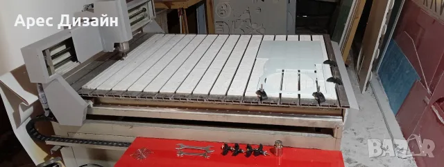 Продавам CNC рутер с работна площ 1220х1500 мм + компютър и софтуер.
