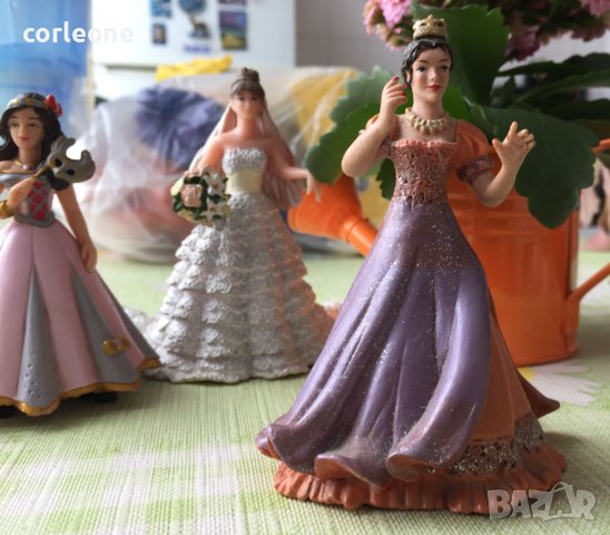 Фигурки на фирма PAPO височина 11-13 см. Булка принцеси, снимка 8 - Колекции - 40305681