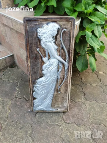 Уникална Релефна Картина „Богинята Диана“ – Изящно Декоративно Произведение