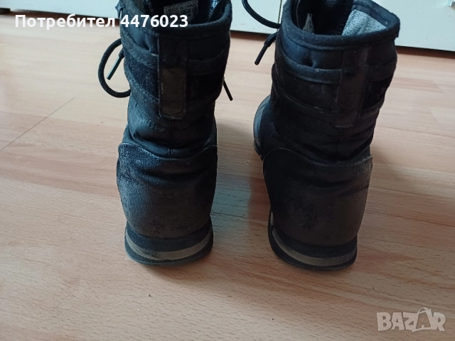 Зимни боти Адидас, снимка 2 - Дамски боти - 52200980