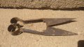 Стара кована ножица за стригане на овце, снимка 1 - Антикварни и старинни предмети - 41347797