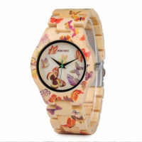 Дамски часовник с каишка от верижно дърво и изрисувани пеперуди, снимка 1 - Дамски - 36250779