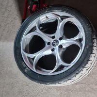  Оригинални джанти 19" Alfa Giulia Qudrifoglio, снимка 1 - Гуми и джанти - 42430854