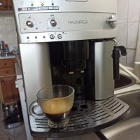 Кафеавтомат Делонги Магнефика, работи добре и прави супер кафе  , снимка 3 - Кафемашини - 41794882
