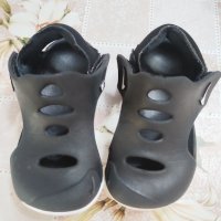 Сандали Nike 23.5 номер, снимка 1 - Детски сандали и чехли - 42012748