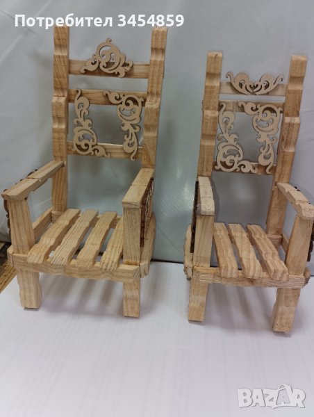 Дървени столчета с декорация букетчета от скандинавски мъх , снимка 1