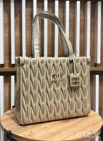чанти Miu Miu , снимка 1