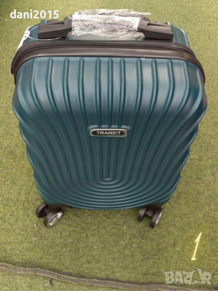 Стилен куфар с колелца за ръчен багаж с твърдо покритие, снимка 1