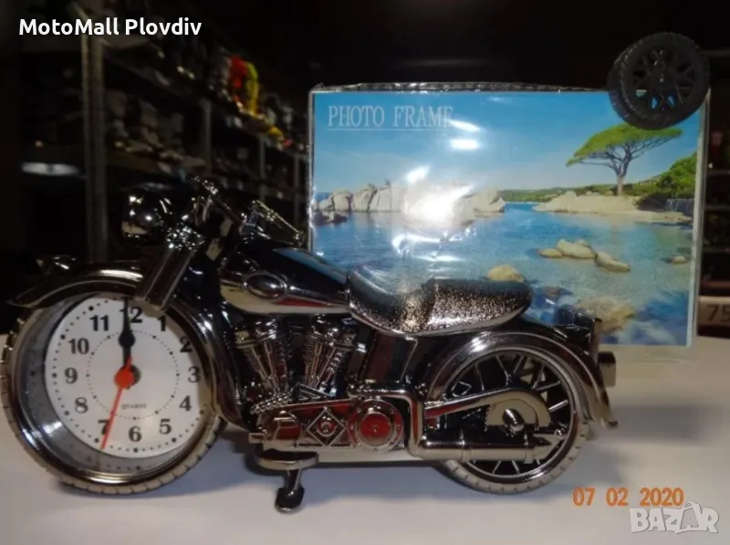 Часовник ретро мотор с кош триколка чопър с рамка за снимка сувенир мотор, снимка 1