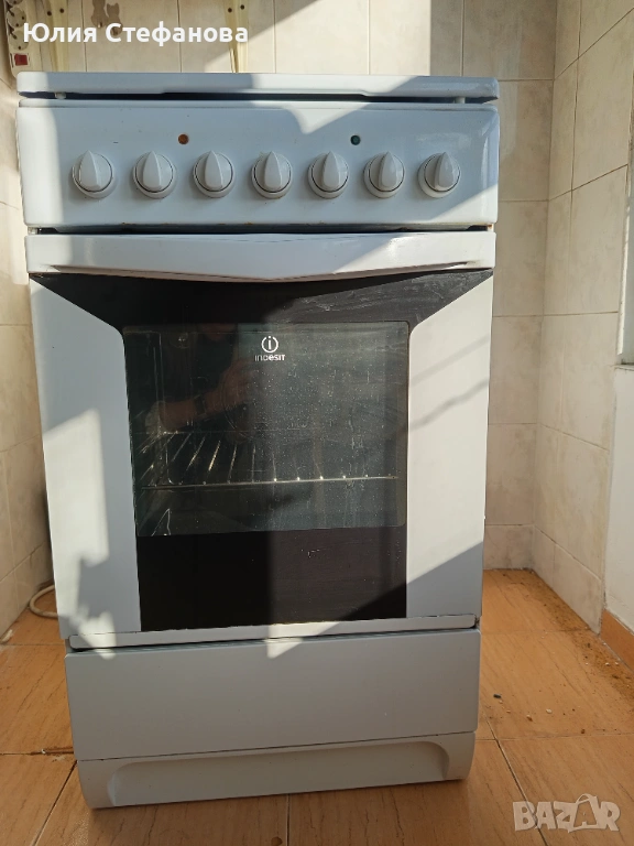 Готварска печка Indesit, снимка 1