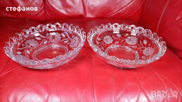 Две стъклени фруктиери, ръчна гравюра