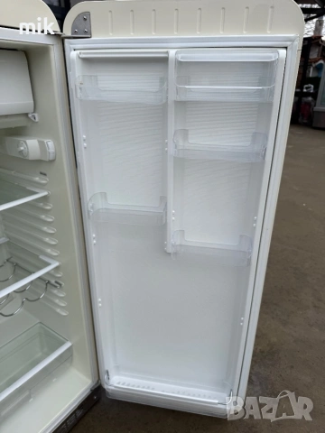 Бежов хладилник SMEG 146 см , снимка 7 - Хладилници - 53382948