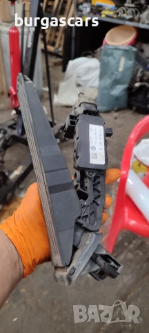 Потенциометър педал газ 1T1 721 503 H VW Touran 1.9TDI-105к.с. - 80лв, снимка 2 - Части - 51367016