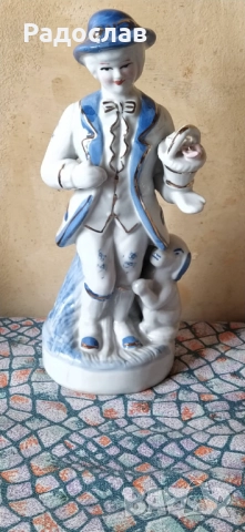 порцеланова статуетка Момче с куче
