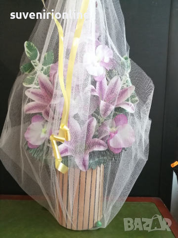Изкуствени орхидеи в кашпа и тюл, снимка 2 - Изкуствени цветя - 36151388