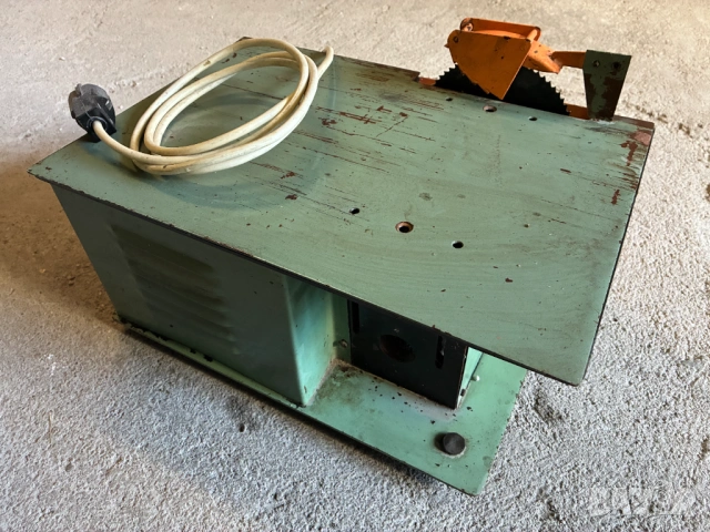 Настолен циркуляр НПКР “Берое”, снимка 2 - Циркуляри - 53087794