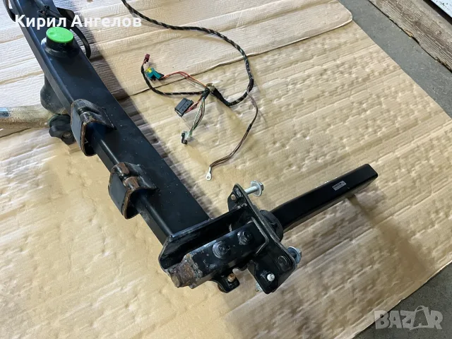 Оригинален теглич за Mercedes C-class W203 Седан, снимка 4 - Части - 56144040