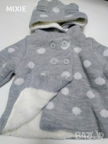 Нова детска топла жилетка , снимка 1 - Бебешки якета и елеци - 44599427