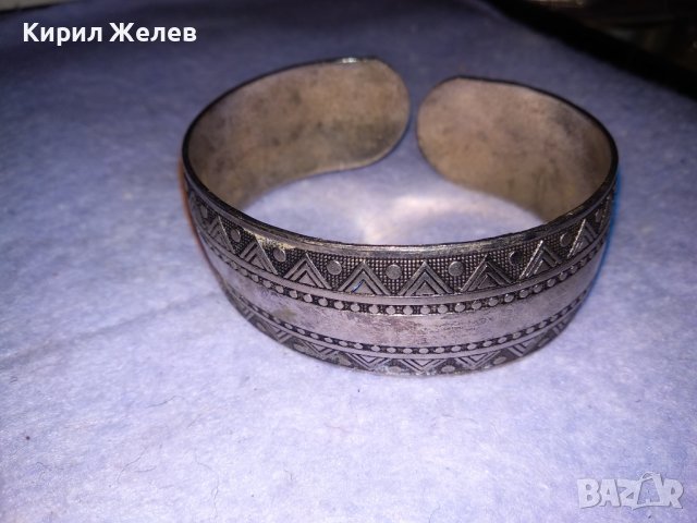 СТИЛНО КЛАСИЧЕСКИ ОРНАМЕНТИРАНА СТАРА ЛАКИРАНА МЕСИНГОВА ВИНТИДЖ ГРИВНА РЕГУЛИПУЕМА 88681