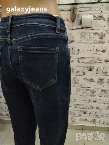 Version- модел Mom fit, тъмни, висока талия, мек деним с еластан, по- къси, снимка 2 - Дънки - 52858932