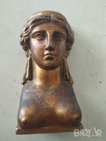 Стара месингова апликация женско лице