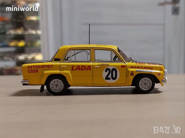 ВАЗ 21011 рали Акрополис 1978 - мащаб 1:43 на IXO моделът е нов в PVC дисплей-кейс, снимка 5 - Колекции - 41965481