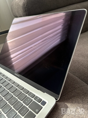 Apple Macbook Air 2020 M1 Перфектен, снимка 2 - Лаптопи за работа - 52813126