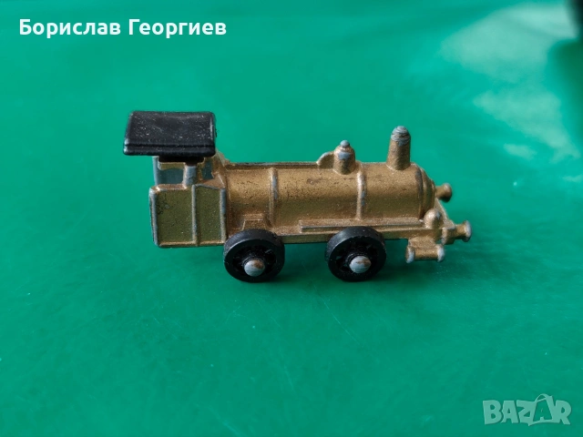 Стара киндер играчка локомотив