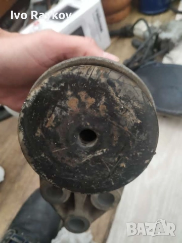 Тампон двигател Ford Escape Maverick , YL846E037 , снимка 2 - Части - 52536804