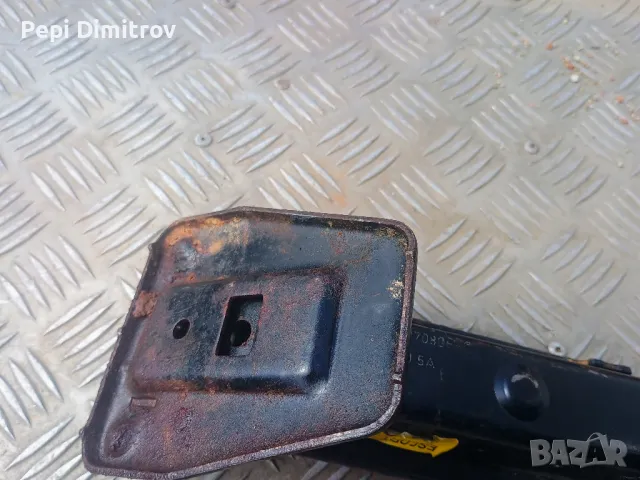 Оригинален крик + ключ за Volkswagen New Beetle Coupe (01.1998 - 09.2010),, снимка 4 - Части - 49820222