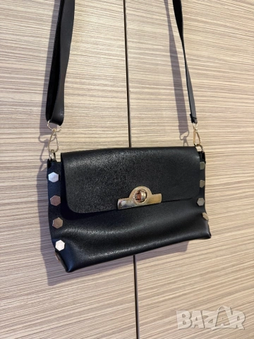 Черна дамска чантичка, снимка 2 - Чанти - 53430301