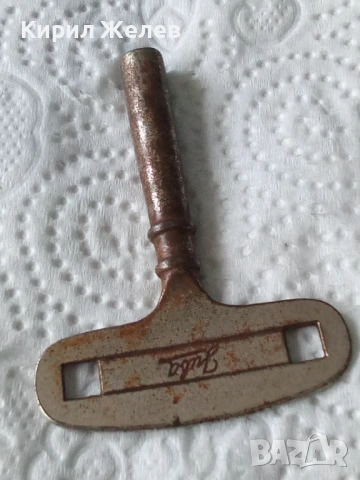 Ключ за стенен часовник 51906, снимка 4 - Антикварни и старинни предмети - 53137751