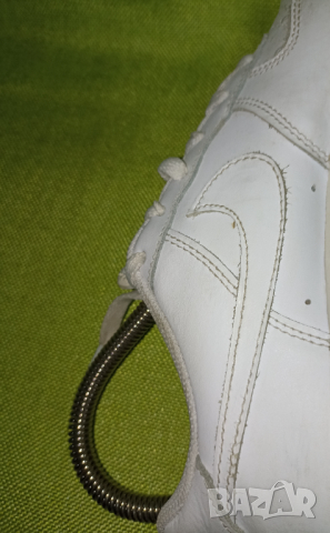 Nike N 37,5 стелка 23,5 см Бели маратонки естествена кожа , снимка 4 - Маратонки - 44825309
