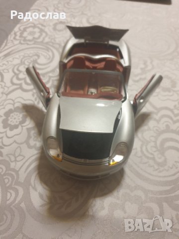 Порше Бокстер  1:18 Маисто, снимка 4 - Колекции - 41629323