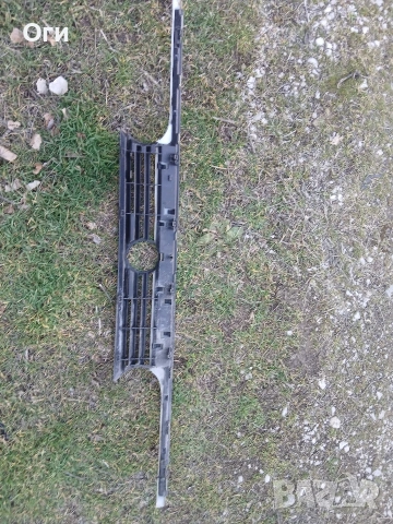 Лайсна и решетка за Фолксваген Голф 3, снимка 3 - Части - 53636451