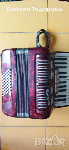 продава акордеон Weltmaister 40 баса, снимка 2 - Акордеони - 51935864