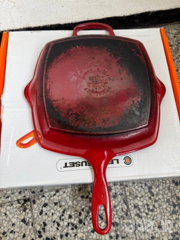 Професионален Чугунен Тиган Le Creuset Signature Square Skillet Grill 26см, 20183.26.00 / 00422!, снимка 5 - Съдове за готвене - 52559903