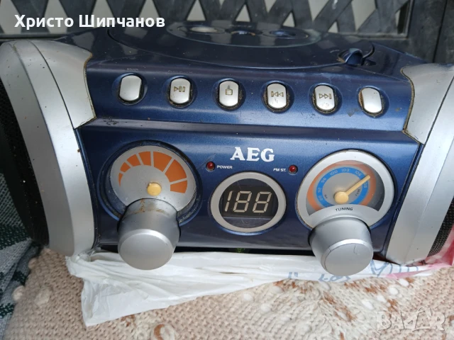 Продавам AEG с радио  и сd
