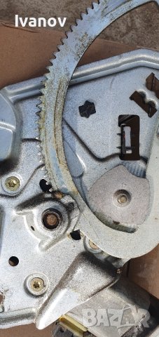 стъклоповдигач за бмв е34 задна лява врата моторче ел стъкло Brose 1944071, снимка 7 - Части - 41881033