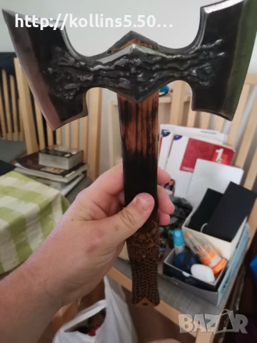 Уникална брадва