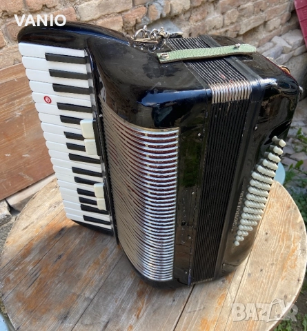 Акордеон 72 Баса Акордеона Има Някой Забележки Съобразени с Цената, снимка 1