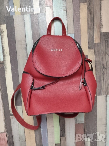 Червена кожена раница 