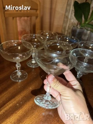 Ретро чаши за шампанско/коктейли тип Купа (Coupe) с гравировка и звезда (8 бр.) колекция комплект Ко, снимка 3 - Антикварни и старинни предмети - 55708898