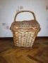 Плетена кошница за пикник, стара ръчна изработка-изплетена. , снимка 1