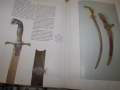 Енциклопедия за мечове и кинжали, снимка 7