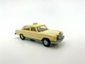 Пластмасова количка Wiking Mercedes Benz 200 Taxi 1/87, снимка 1 - Колекции - 39013126