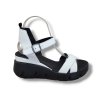 Дамски сандали на платформа от естествена кожа модел: 21029 white , снимка 1 - Сандали - 41520444